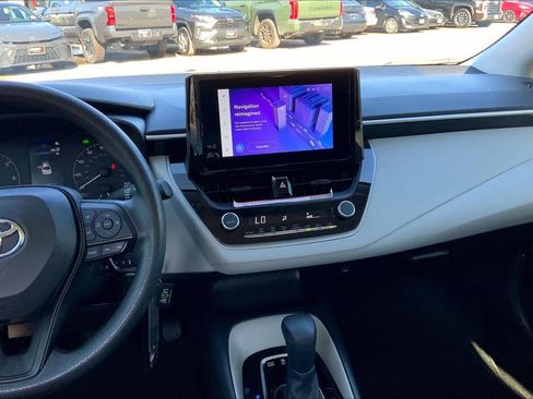 Used 2025 Toyota Corolla LE image 7