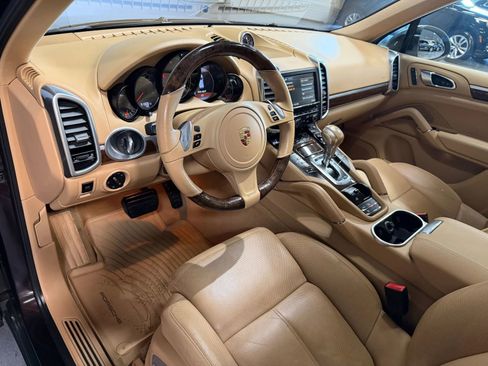 Used 2014 Porsche Cayenne Platinum Edition AWD/4WD image 15