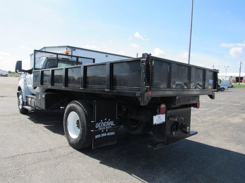 Used 2022 Ford F750 2WD Regular Cab Super Duty image 5