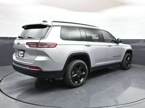 New 2026 Jeep Grand Cherokee L Limited w/ Limited Altitude Package AWD/4WD image 30
