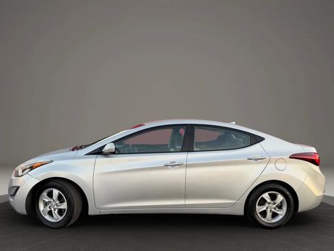 Used 2015 Hyundai Elantra SE image 2
