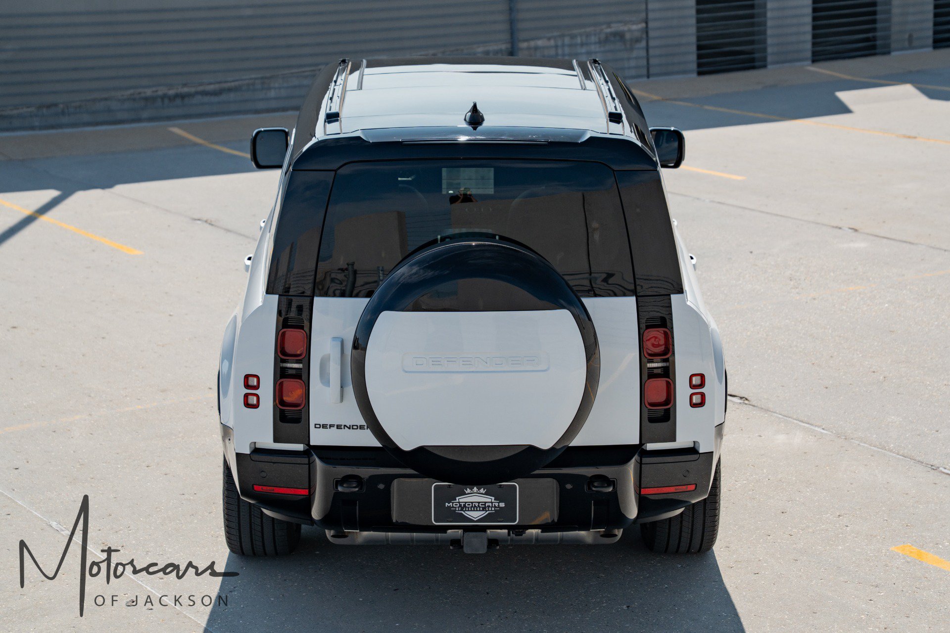 Used 2025 Land Rover Defender 130 X-Dynamic SE AWD/4WD image 27