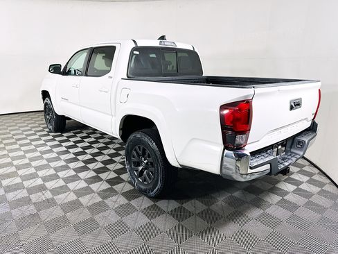 Used 2021 Toyota Tacoma SR5 RWD image 5