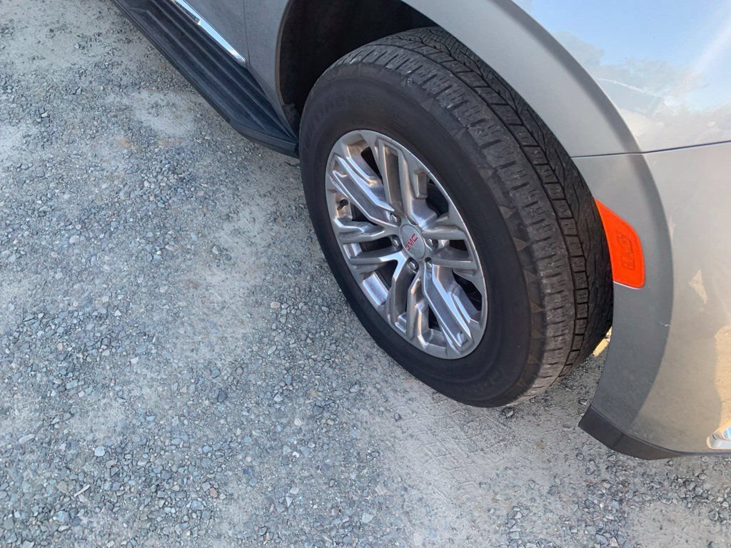 Used 2023 GMC Yukon SLT AWD/4WD image 5