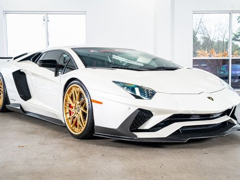 Used 2017 Lamborghini Aventador S image 4