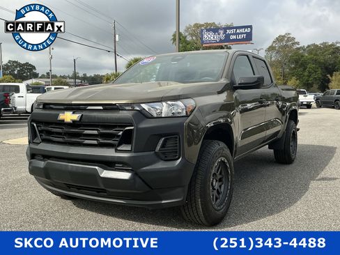 Used 2023 Chevrolet Colorado W/T RWD image 1