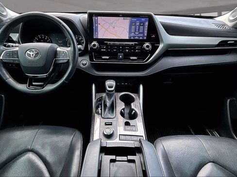 Used 2020 Toyota Highlander Platinum AWD/4WD image 16