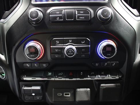 Used 2022 Chevrolet Silverado 2500 LTZ w/ LTZ Convenience Package AWD/4WD image 16