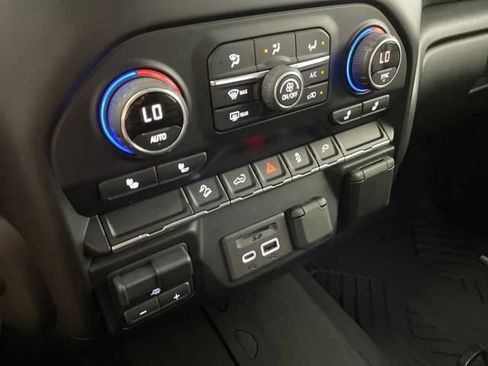 Used 2021 Chevrolet Silverado 2500 LT w/ Convenience Package image 10