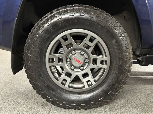 Used 2017 Toyota 4Runner TRD Off-Road Premium w/ Convenience Package AWD/4WD image 8