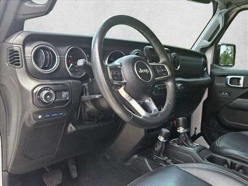 Used 2023 Jeep Wrangler Unlimited Sahara w/ Cold Weather Group AWD/4WD image 10
