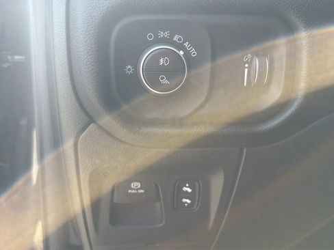 Used 2020 RAM 1500 Big Horn AWD/4WD image 21