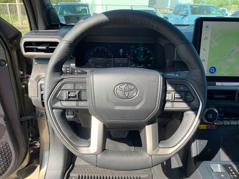 Used 2025 Toyota Tacoma Limited image 28