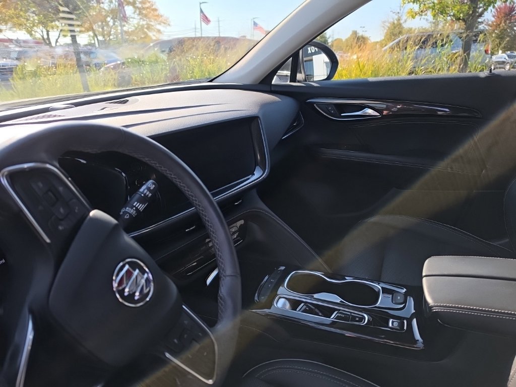 Used 2021 Buick Envision Essence FWD image 10