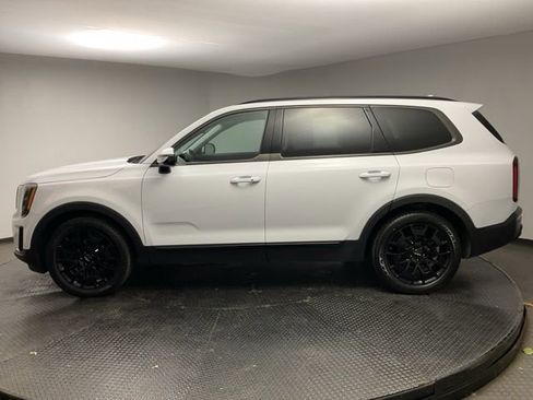 Used 2022 Kia Telluride SX w/ SX Prestige Package image 4