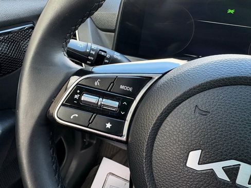 Used 2025 Kia Seltos EX image 29