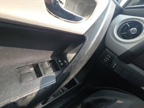 Used 2019 Toyota Corolla LE FWD image 13