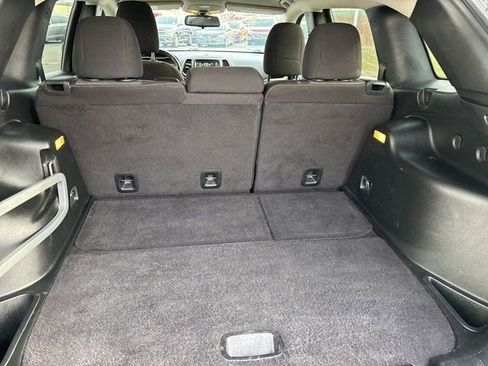 Used 2018 Jeep Cherokee Latitude w/ Cold Weather Group image 33