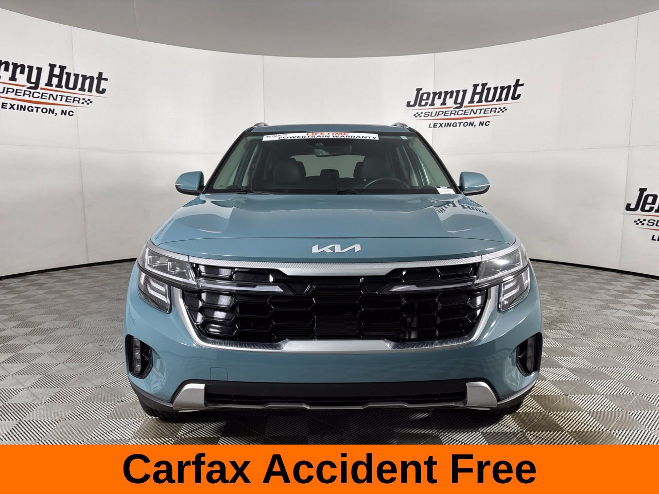 Used 2024 Kia Seltos SX w/ SX Sunroof Package AWD/4WD image 3