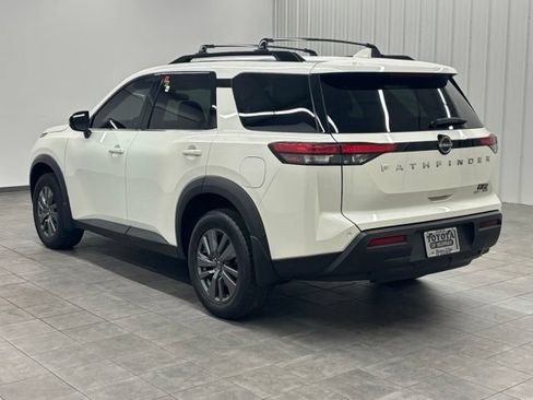 Used 2022 Nissan Pathfinder SV AWD/4WD image 4