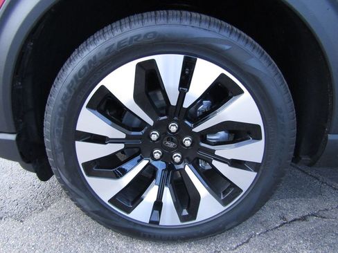 New 2025 Ford Explorer Platinum w/ LUX Leather Package image 9