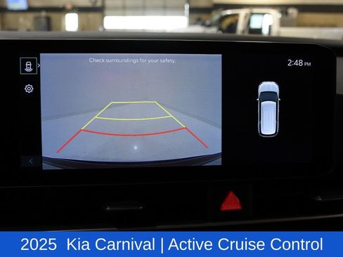 Used 2025 Kia Carnival FWD image 18
