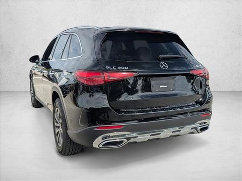 Used 2025 Mercedes-Benz GLC 300 4MATIC image 7