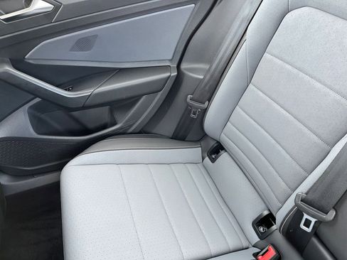 Used 2025 Volkswagen Jetta SE image 40