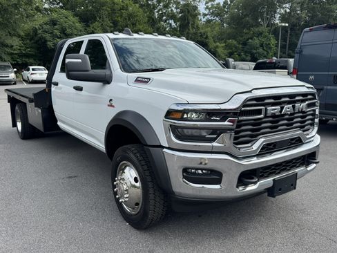 New 2026 RAM 4500 Tradesman w/ Chrome Appearance Group AWD/4WD image 3