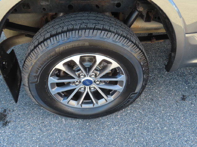 Used 2019 Ford F150 XLT w/ Equipment Group 302A Luxury AWD/4WD image 17