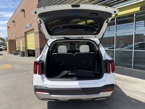 Used 2025 Kia Sorento S w/ Panoramic Sunroof Package FWD image 36