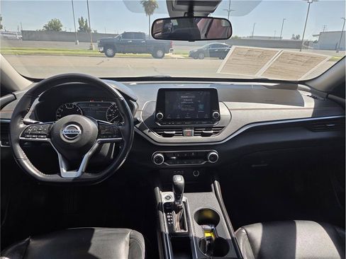 Used 2020 Nissan Altima 2.5 SR FWD image 11