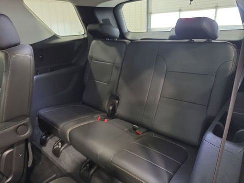Used 2021 Chevrolet Traverse RS w/ LPO, Floor Liner Package AWD/4WD image 28