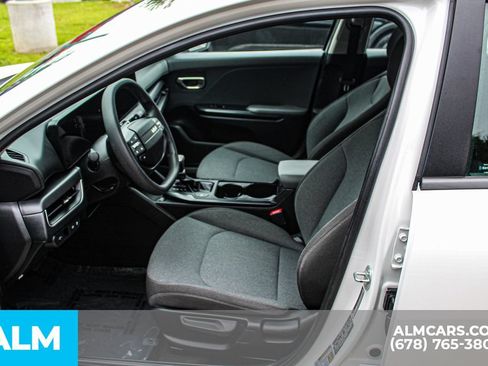 Used 2025 Kia K4 FWD image 17