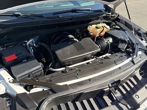 Used 2024 Chevrolet Suburban Premier image 40