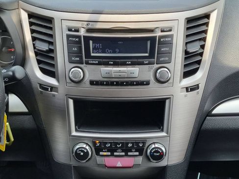 Used 2013 Subaru Outback 2.5i AWD/4WD image 20