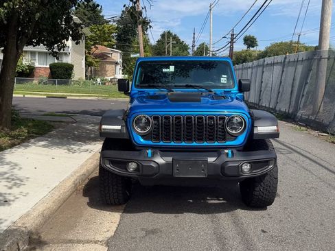Used 2024 Jeep Wrangler Unlimited Rubicon 4xe AWD/4WD image 3