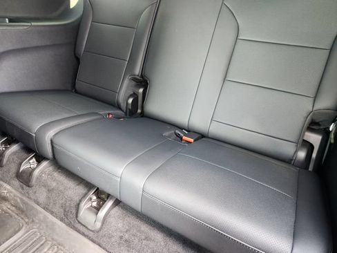 Used 2025 Chevrolet Traverse LT w/ Driver Confidence Package FWD image 29