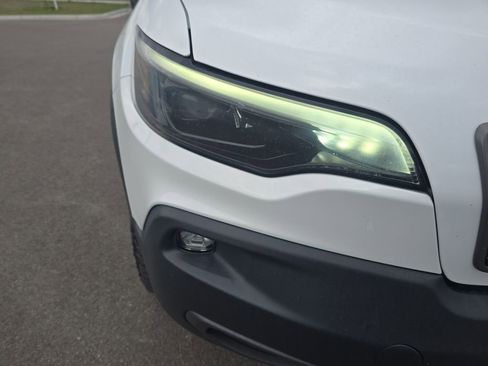 Used 2019 Jeep Cherokee Trailhawk w/ Comfort & Convenience Group AWD/4WD image 21