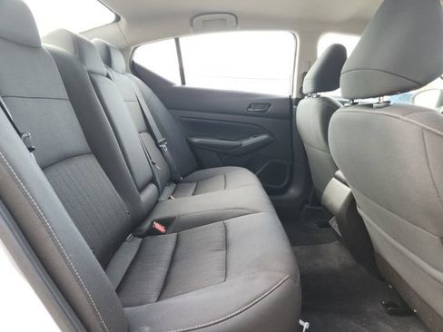 Used 2025 Nissan Altima 2.5 SV FWD image 16