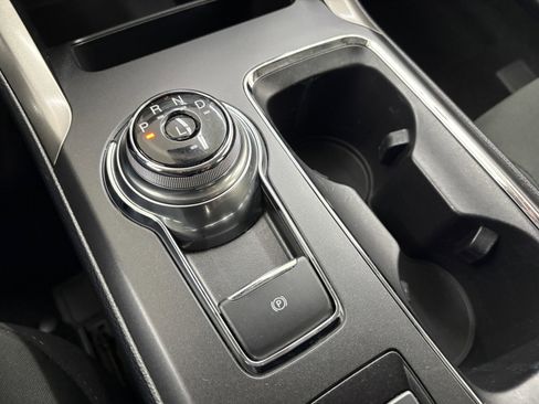 Used 2020 Ford Fusion SE image 17