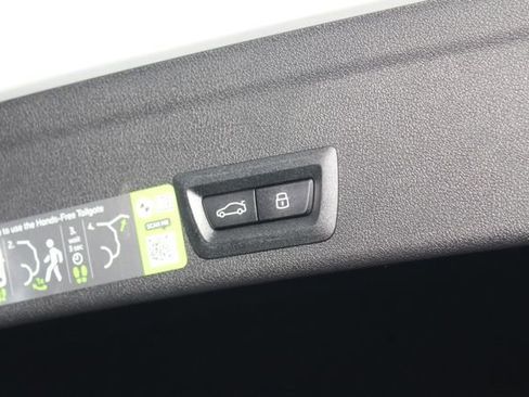 New 2026 BMW X6 xDrive40i w/ Climate Comfort Package image 8