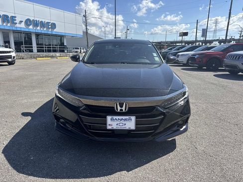 Used 2022 Honda Accord Sport image 2