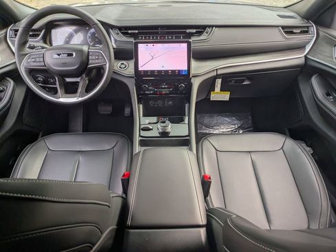 New 2025 Jeep Grand Cherokee Limited image 27