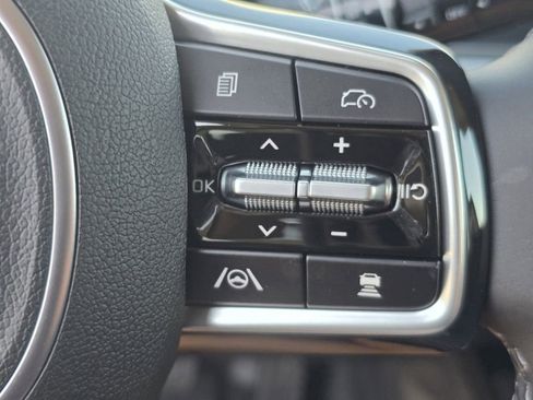 Certified 2025 Kia Sorento S w/ Panoramic Sunroof Package image 26