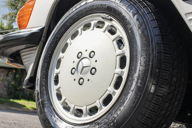 Used 1988 Mercedes-Benz 560 SL image 37