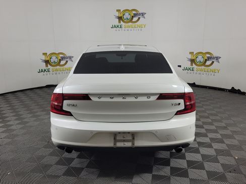 Used 2018 Volvo S90 T5 Momentum w/ Momentum Plus Package AWD/4WD image 3
