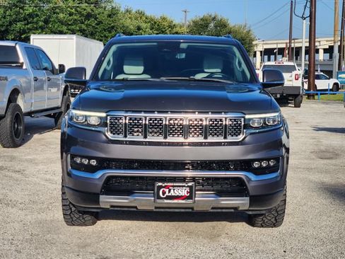 Used 2022 Jeep Grand Wagoneer Series II w/ Convenience Group III AWD/4WD image 2