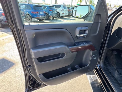 Used 2018 GMC Sierra 1500 SLT AWD/4WD image 18