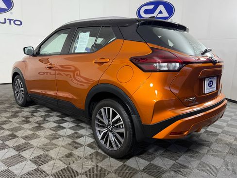 Used 2023 Nissan Kicks SV image 4